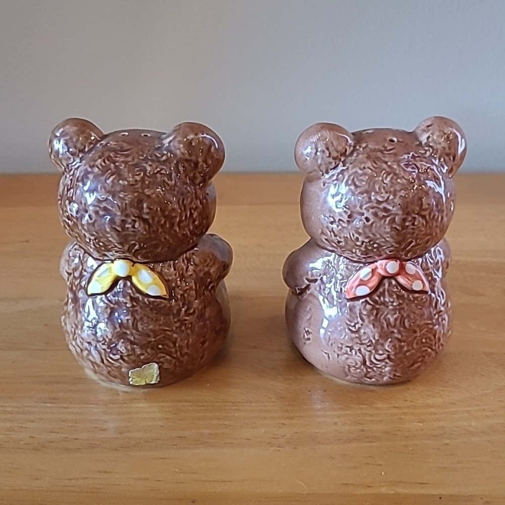 OTAGIRI Vintage 1983 Brown Bears Wearing Bandanas Salt and Pepper Shaker Set - Picture 3 of 16